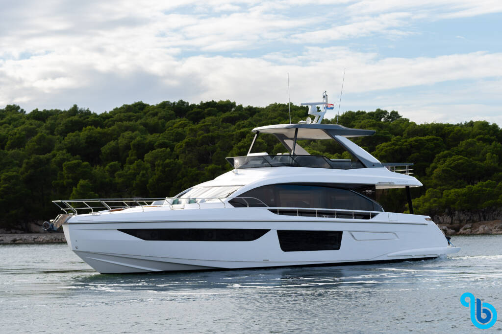 Azimut 68 Fly, 