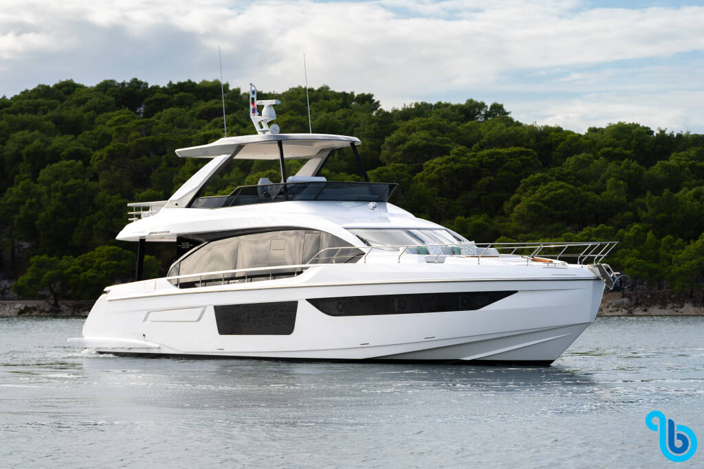 Azimut 68 Fly, 