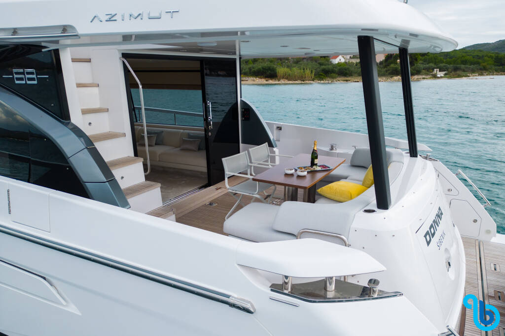 Azimut 68 Fly, 