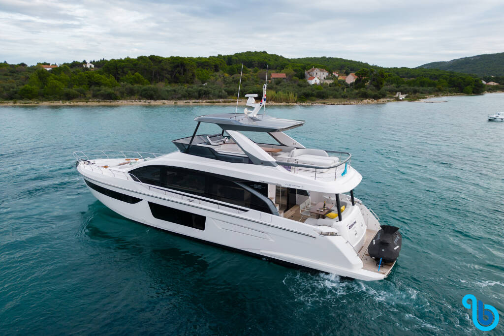 Azimut 68 Fly, 