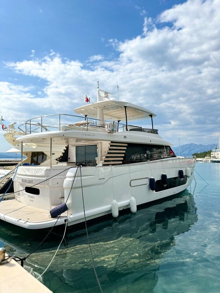 Azimut Magellano 66, Moon light