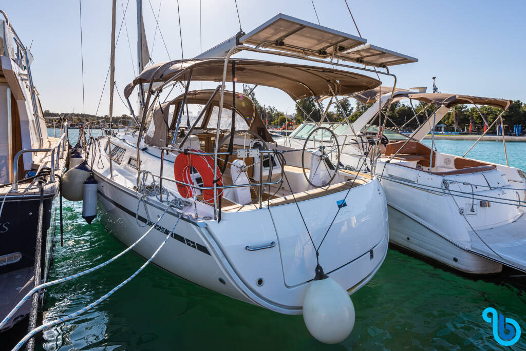 Bavaria 37, Chnoudalo - Solar & Bow