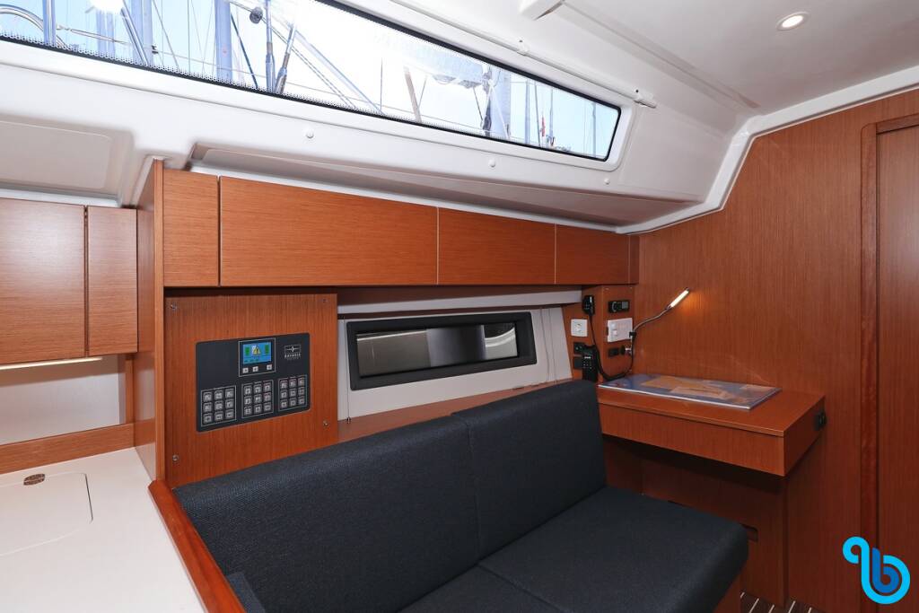 Bavaria C42, SeaTime