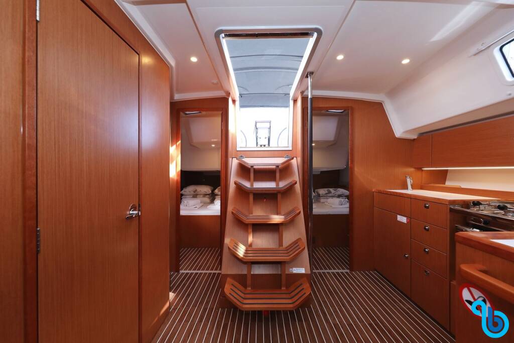 Bavaria C42, SeaTime