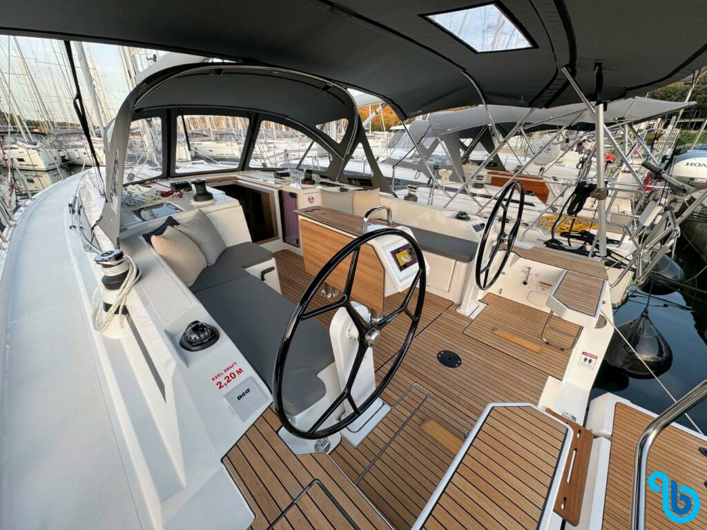 Bavaria C42, 