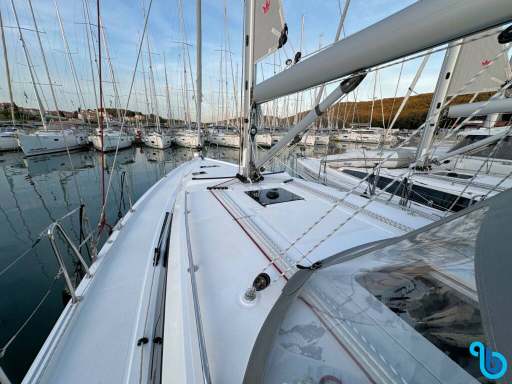 Bavaria C42, 