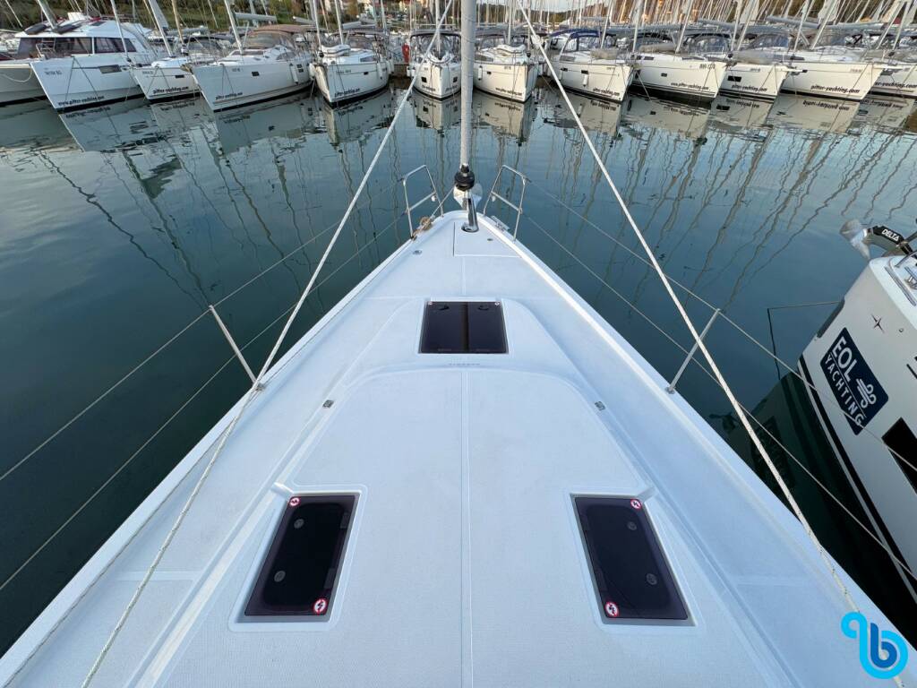 Bavaria C42, 