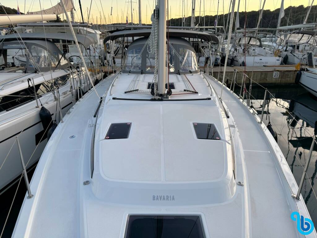 Bavaria C42, 