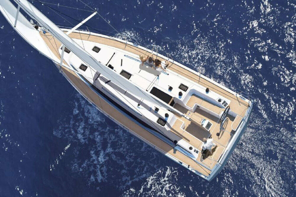 Bavaria C42, Blue Eyes