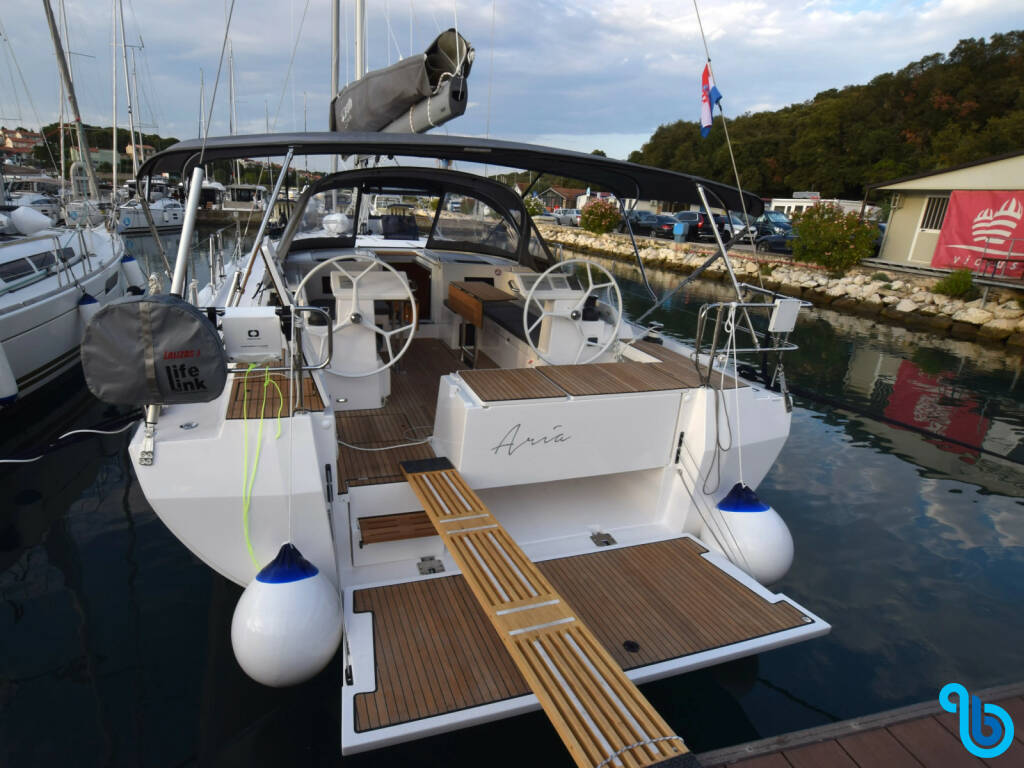 Bavaria C45 Style, Aria