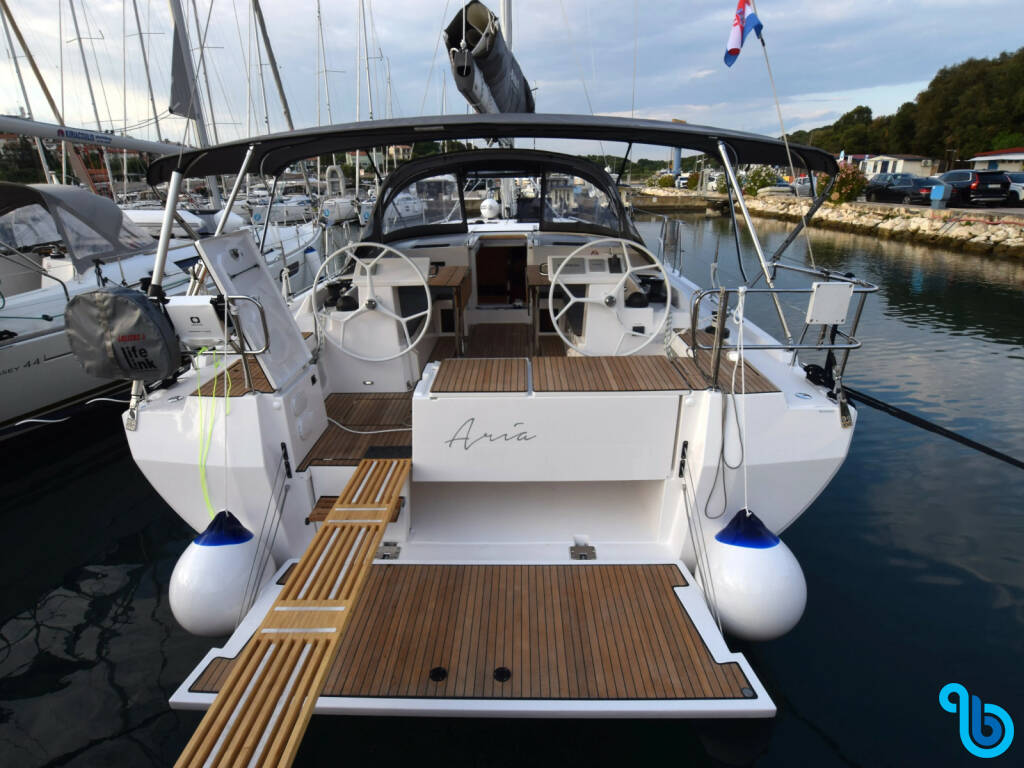 Bavaria C45 Style, Aria