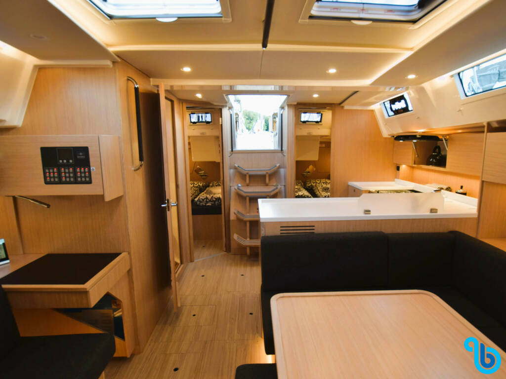 Bavaria C45 Style, Aria