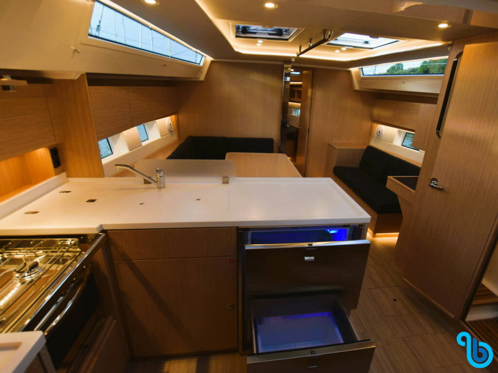 Bavaria C45 Style, Aria