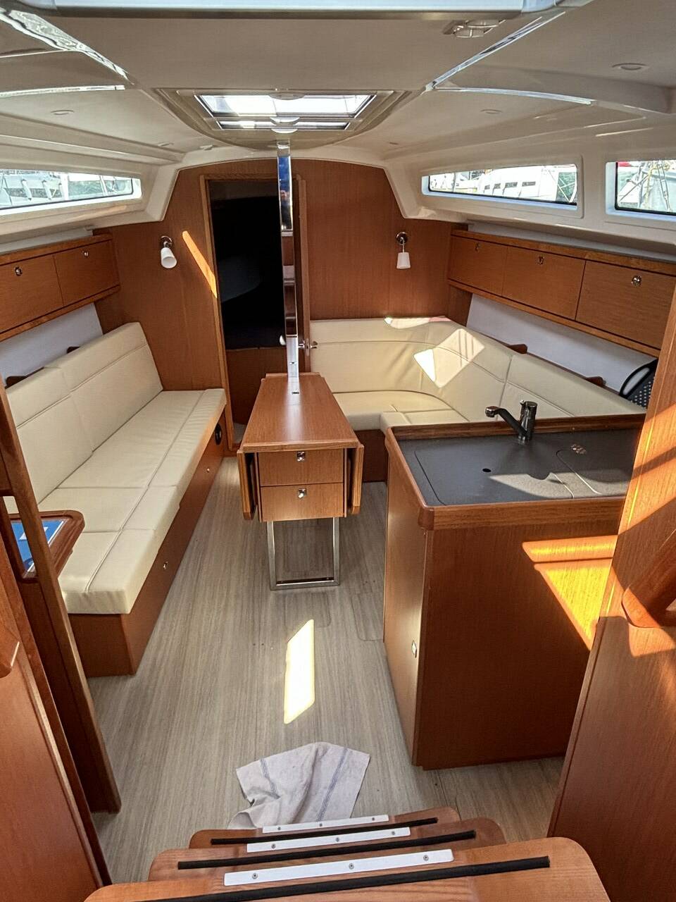 Bavaria Cruiser 34, 