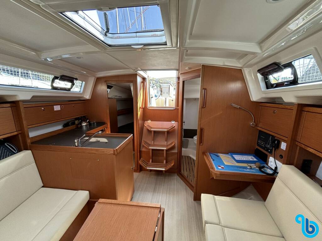 Bavaria Cruiser 34, 