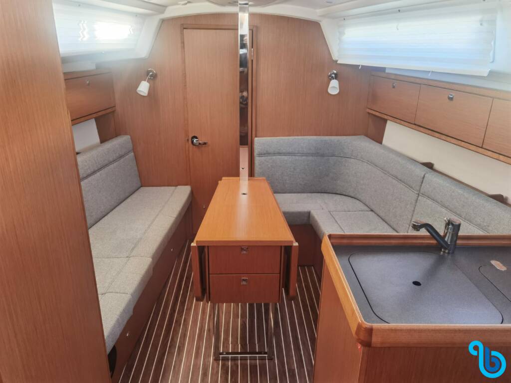 Bavaria Cruiser 34, Happy