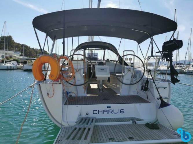 Bavaria Cruiser 34, Charlie