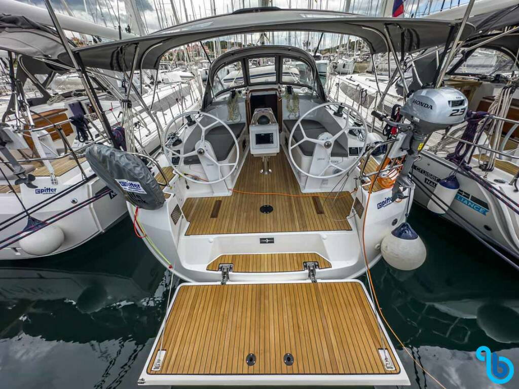 Bavaria Cruiser 37, SCALA