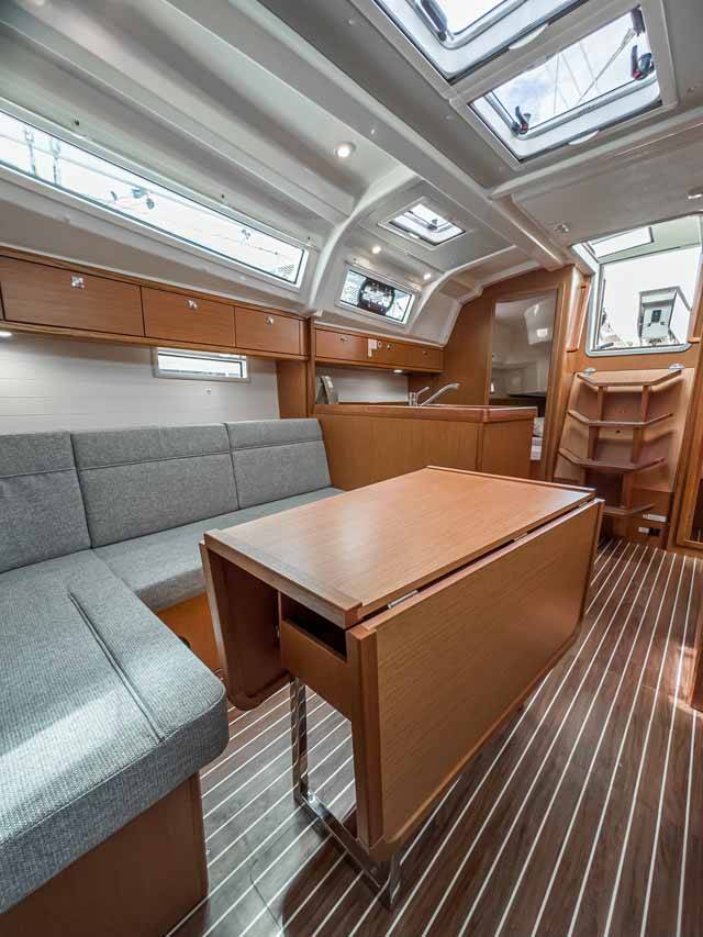 Bavaria Cruiser 37, SCALA