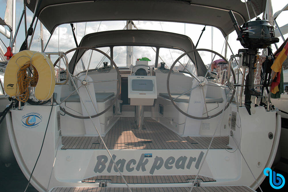 Bavaria Cruiser 37, Black Pearl