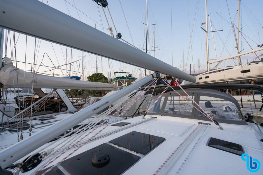 Bavaria Cruiser 46, Classy