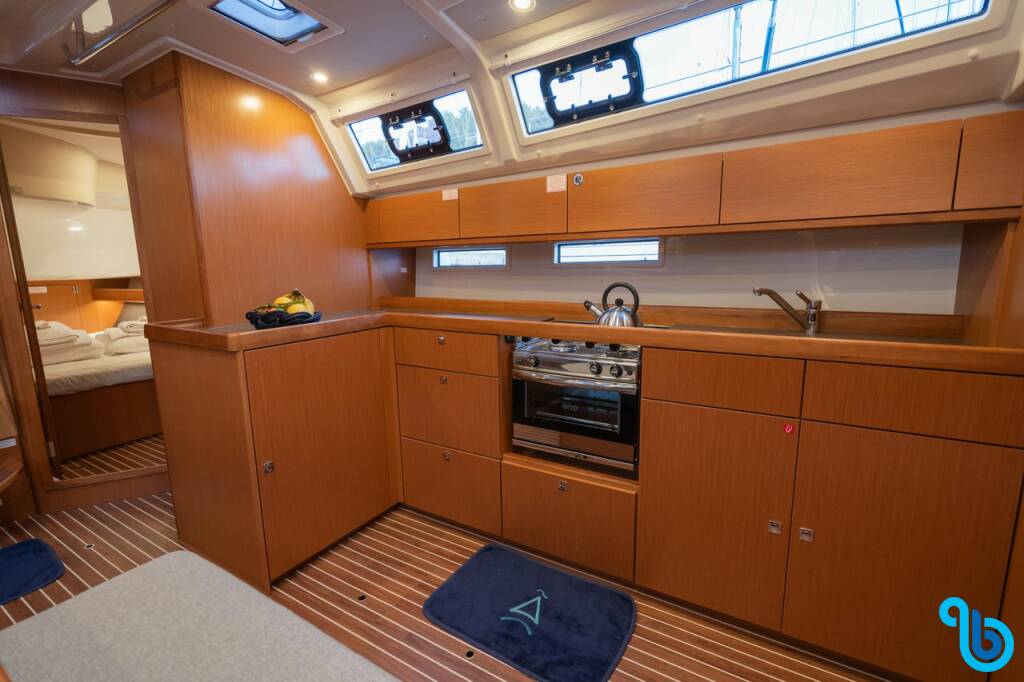 Bavaria Cruiser 46, Classy