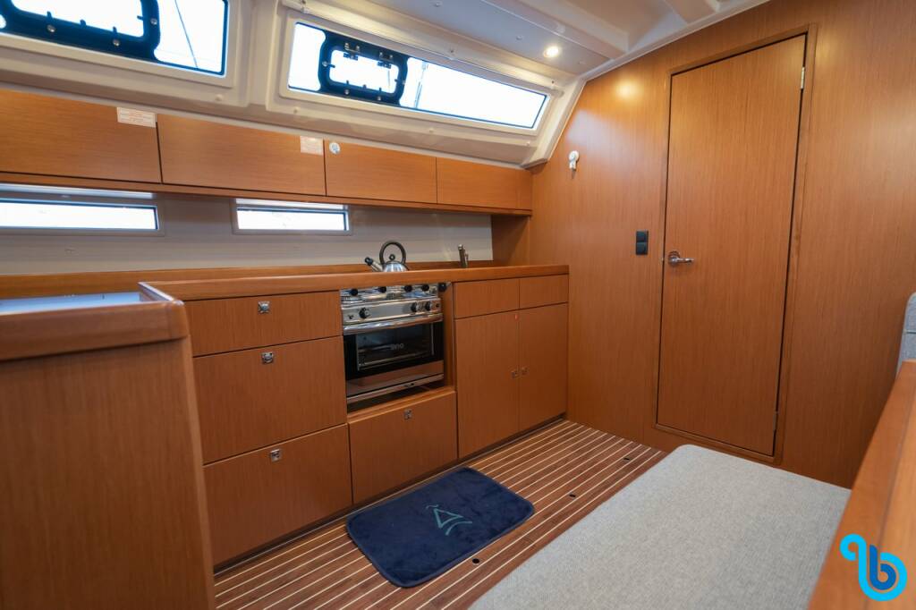 Bavaria Cruiser 46, Classy