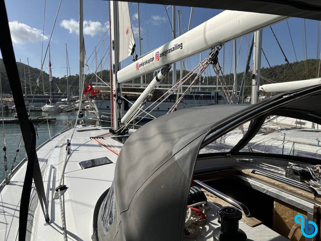 Bavaria Cruiser 46, Suncity 6