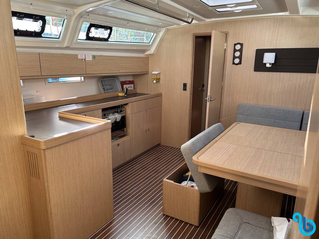 Bavaria Cruiser 46, Suncity 6