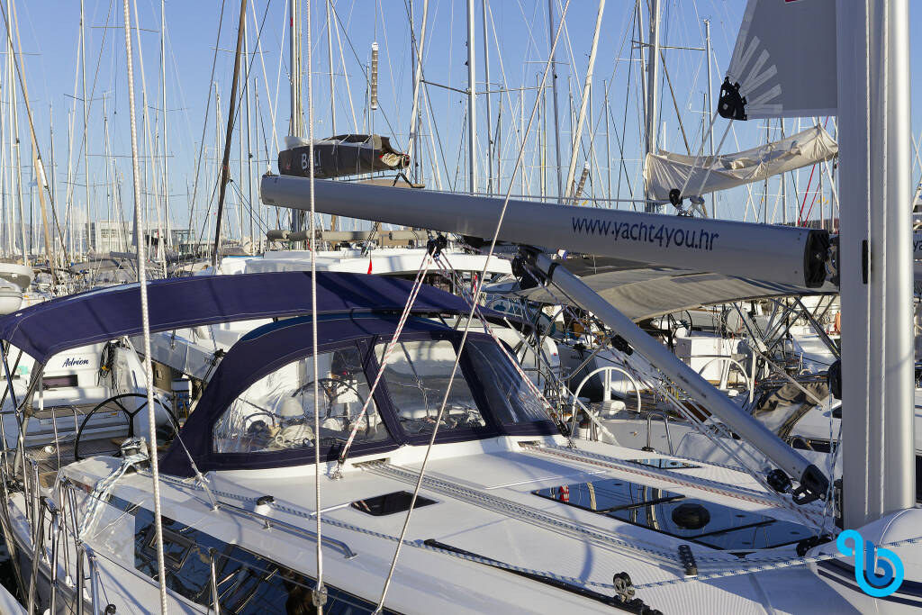 Bavaria Cruiser 46, Val