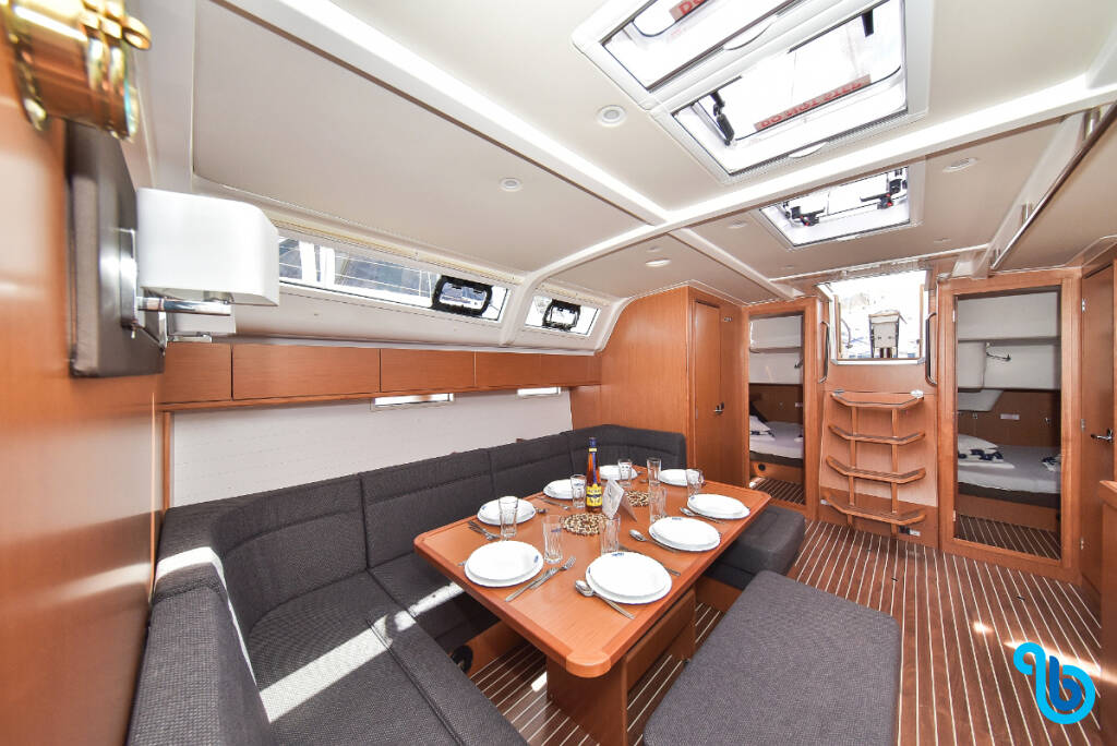 Bavaria Cruiser 51, 