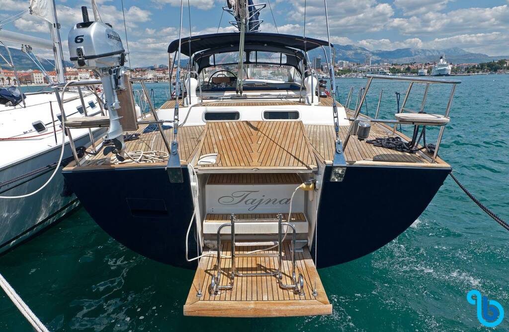 Beneteau 57, Tajna