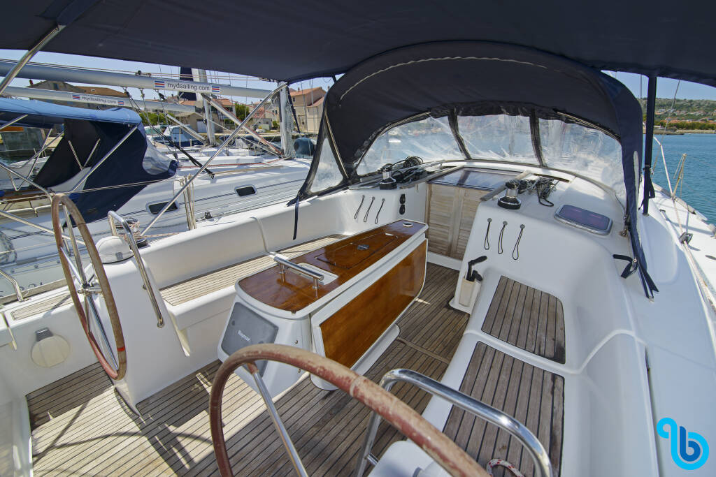 Beneteau Oceanis 43, Mataa