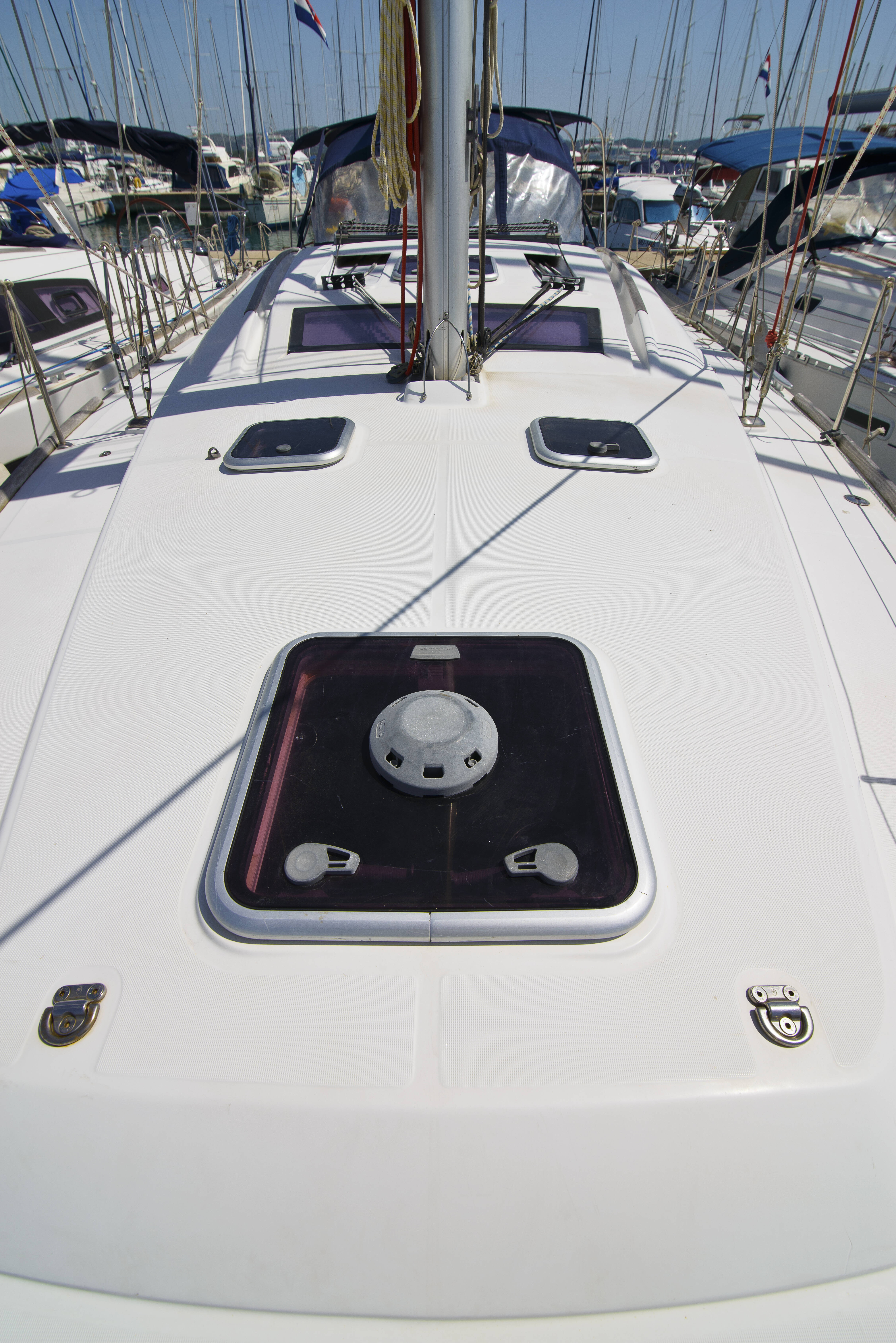 Beneteau Oceanis 43, Mataa