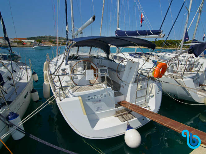 Beneteau Oceanis 43, Mataa