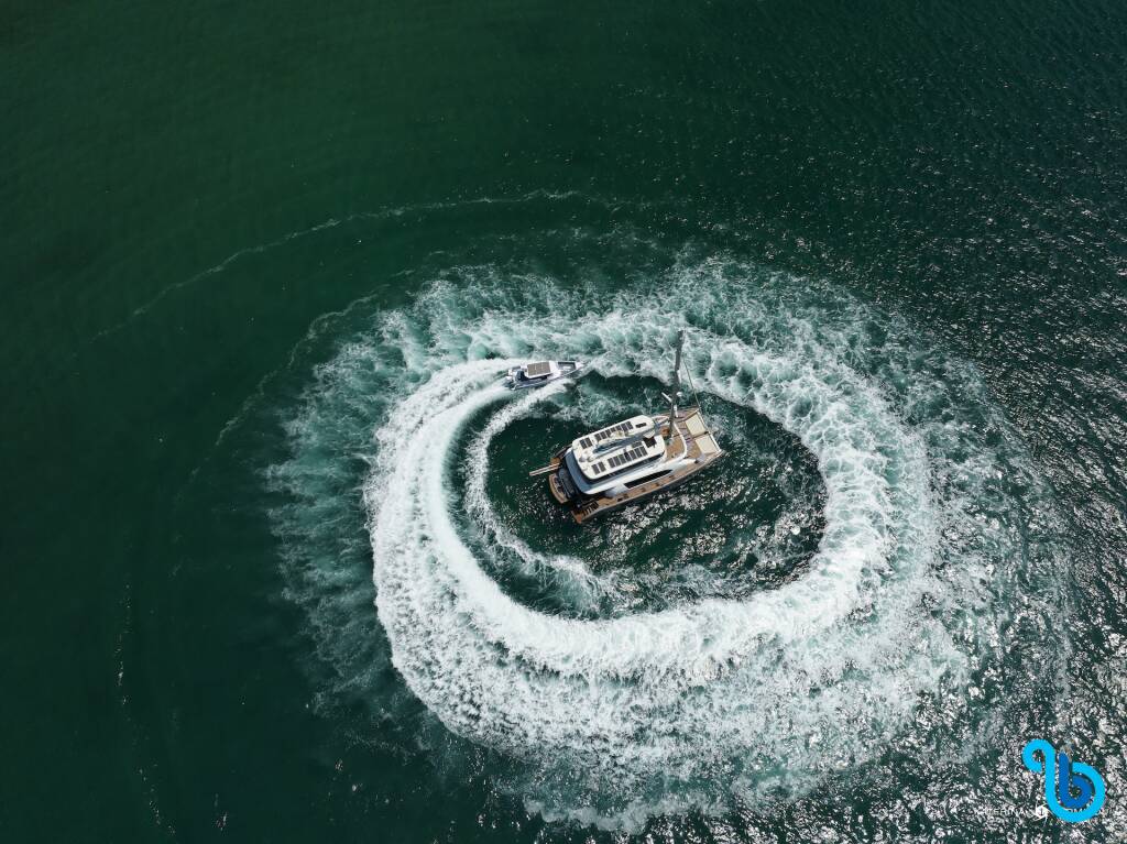 Catamaran, LONG ISLAND