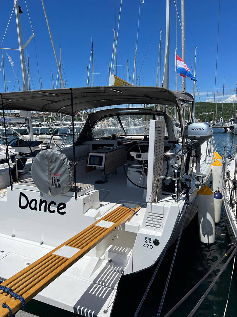 Dufour 470, DANCE