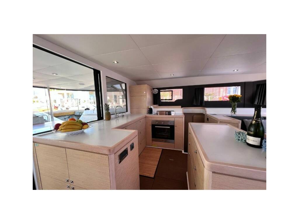 Dufour 48 Catamaran, Amelie