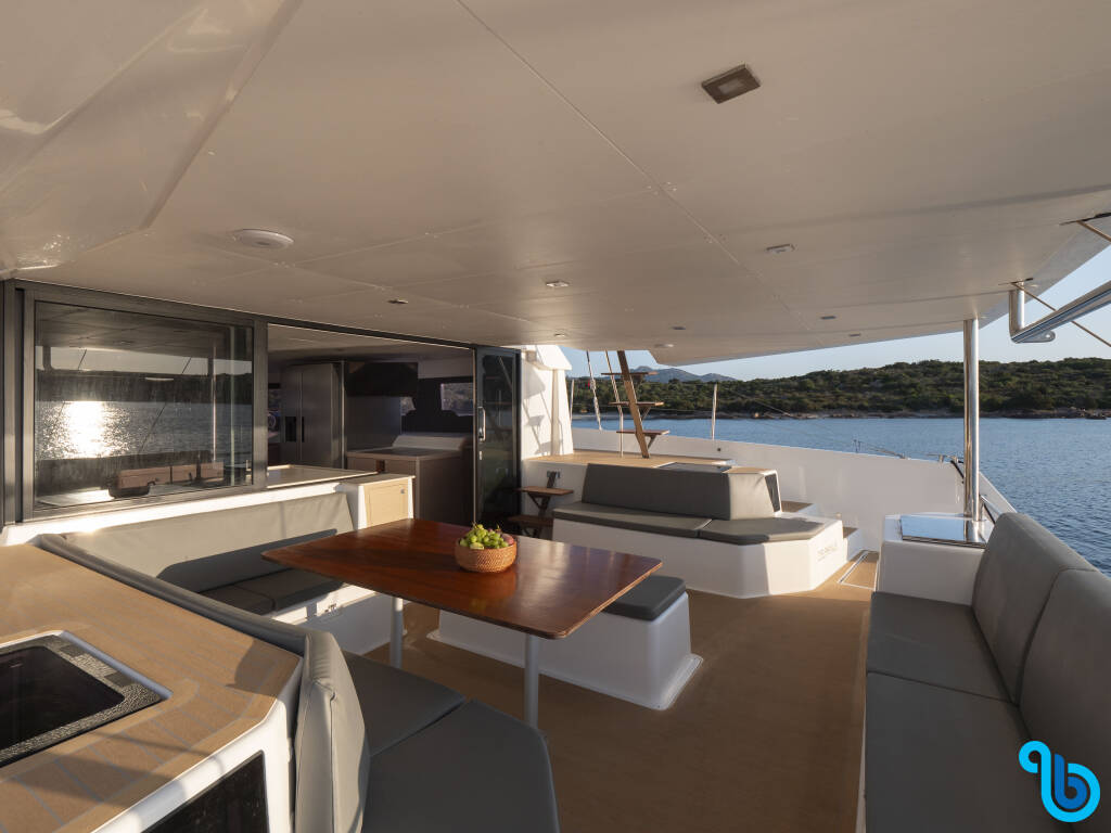 Dufour 48 Catamaran, Delphinus