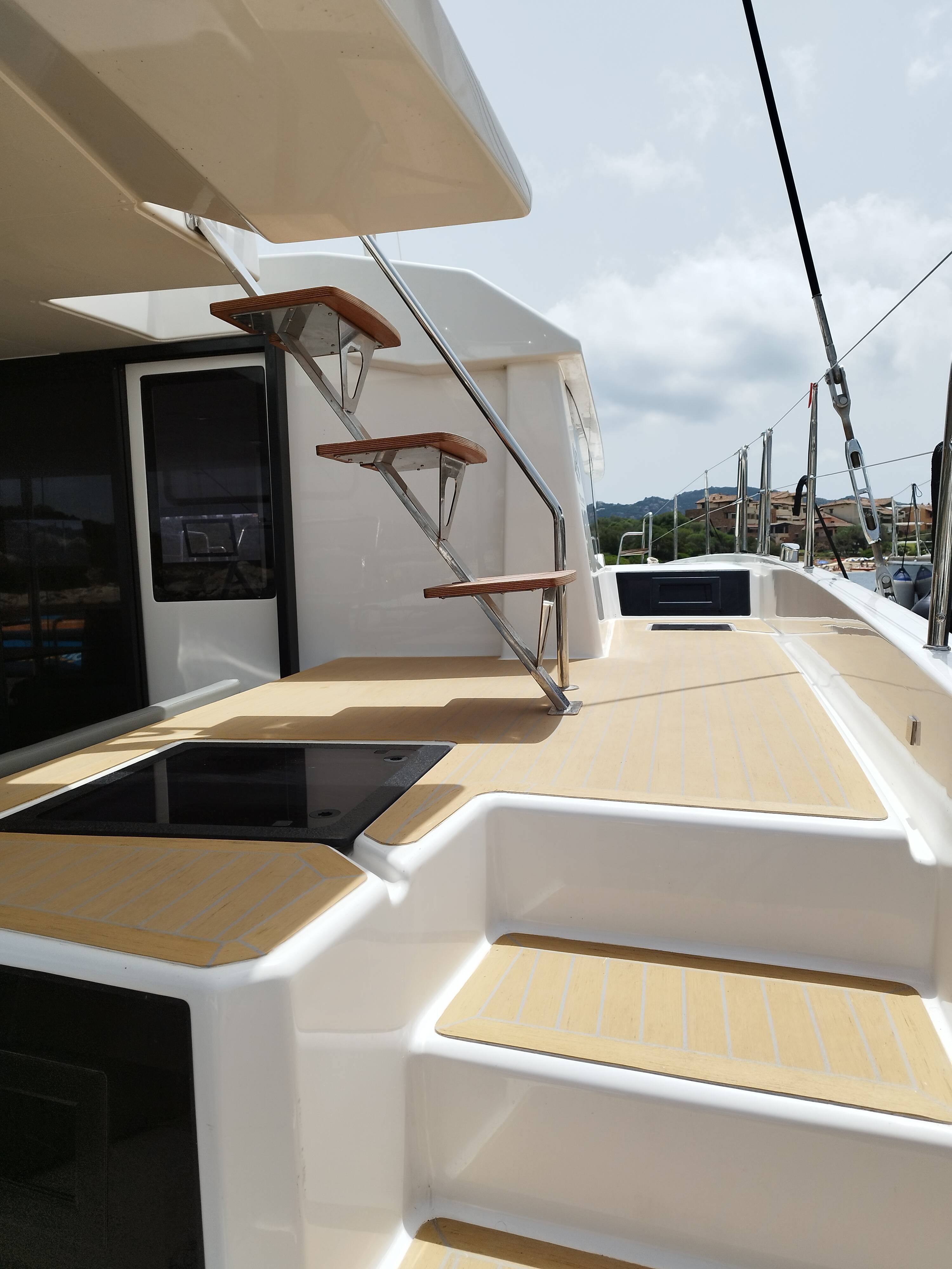 Dufour 48 Catamaran, Delphinus