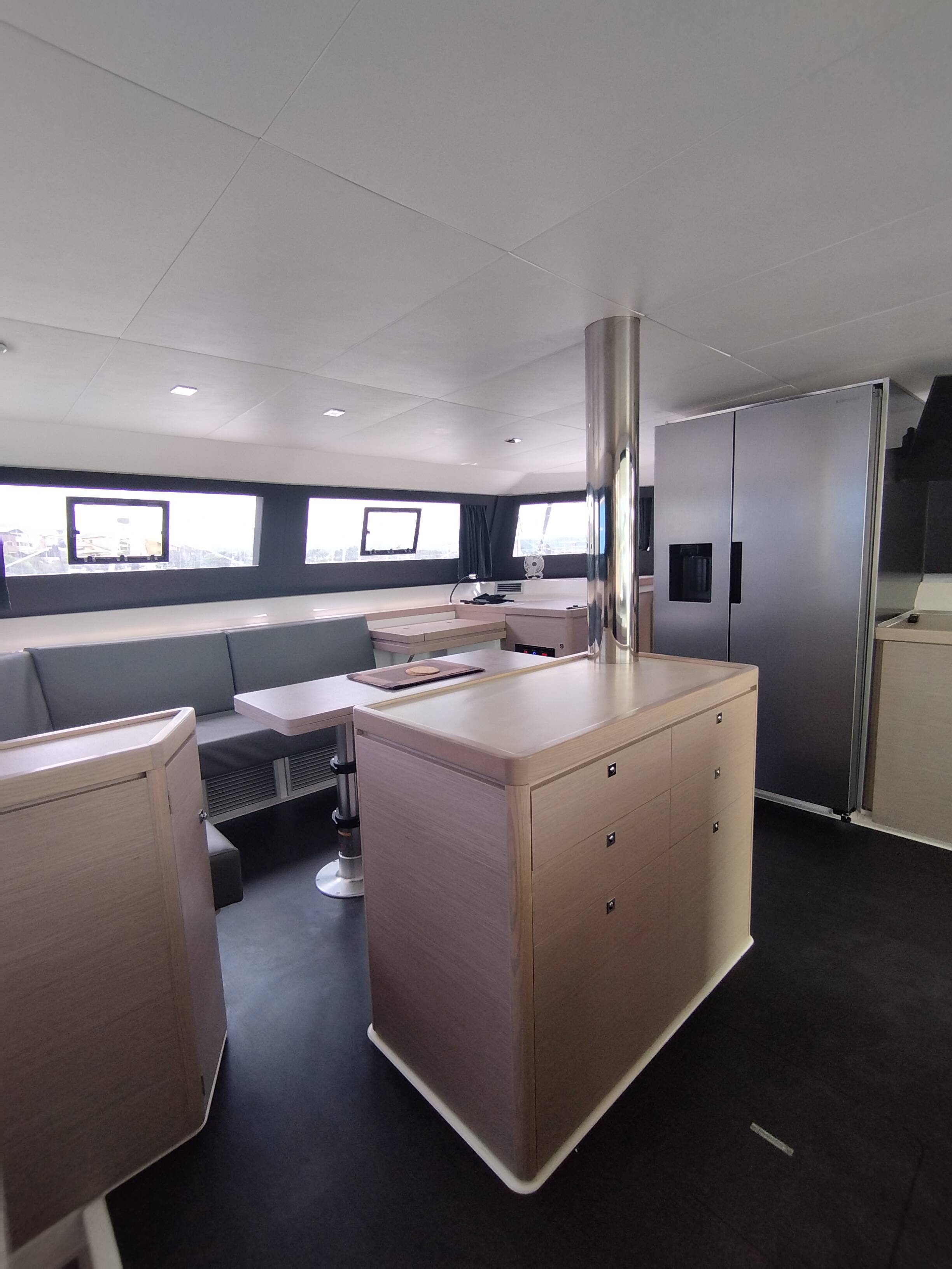 Dufour 48 Catamaran, Delphinus