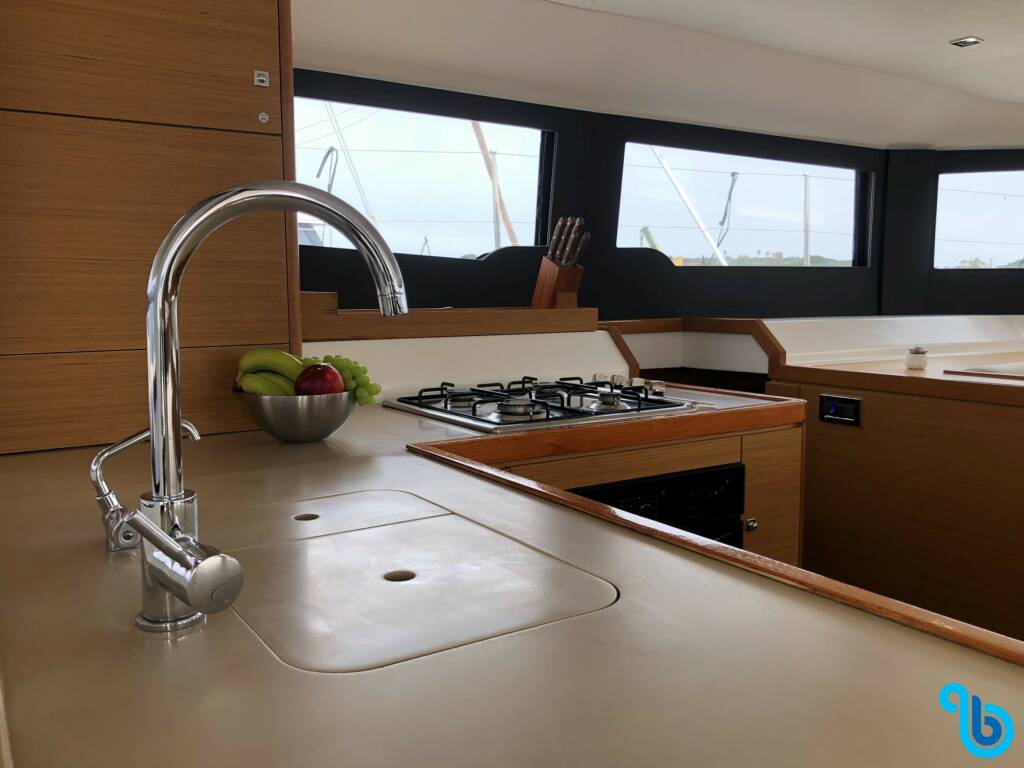 Dufour 48 Catamaran, Argo