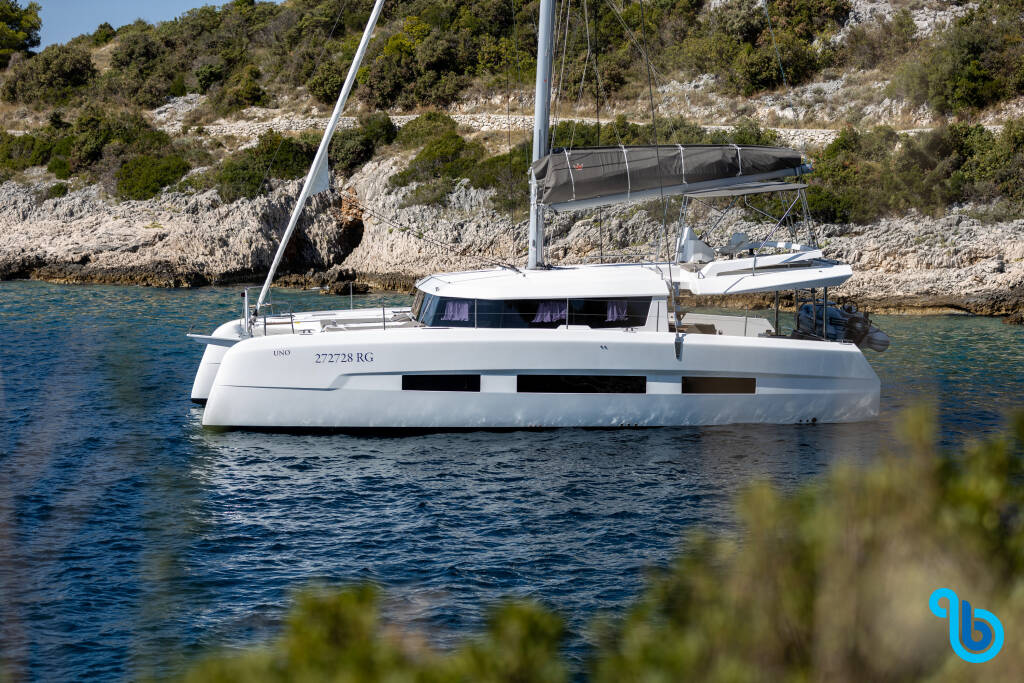 Dufour 48 Catamaran, UMA