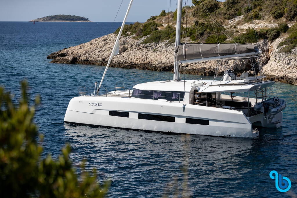 Dufour 48 Catamaran, UMA