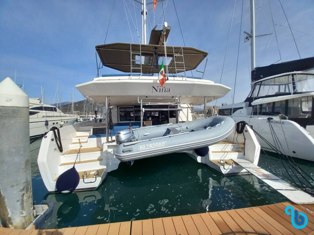 Dufour Catamaran 48, Niña