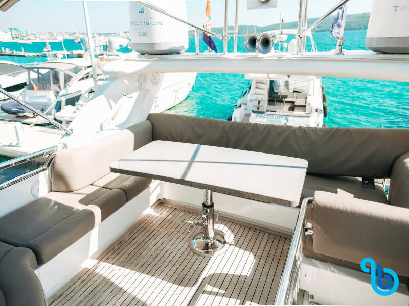 Elegance 60 Fly, Lifestyle