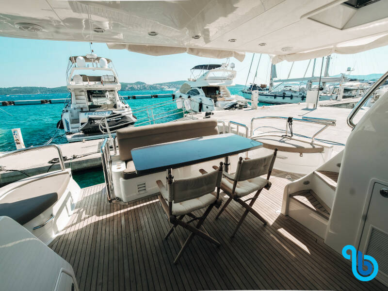 Elegance 60 Fly, Lifestyle