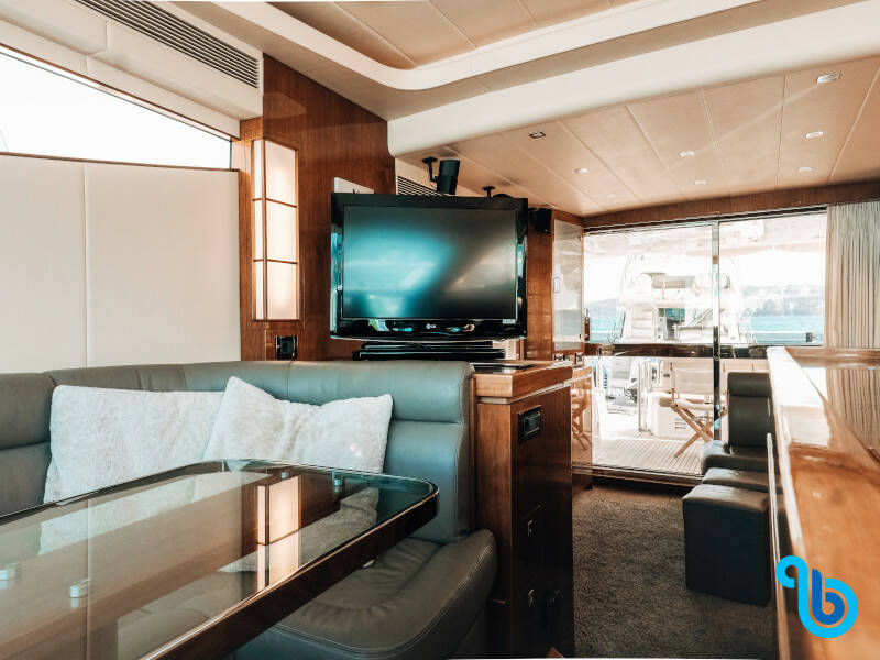 Elegance 60 Fly, Lifestyle