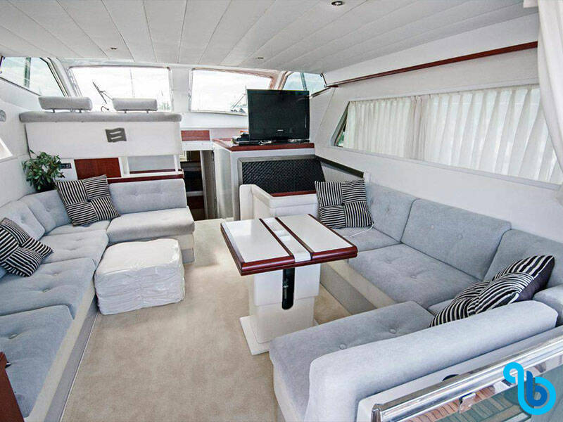 Ferreti 47 Flybridge, Ferretti 47