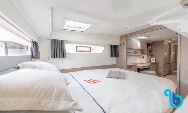 Fountaine Pajot 45, 